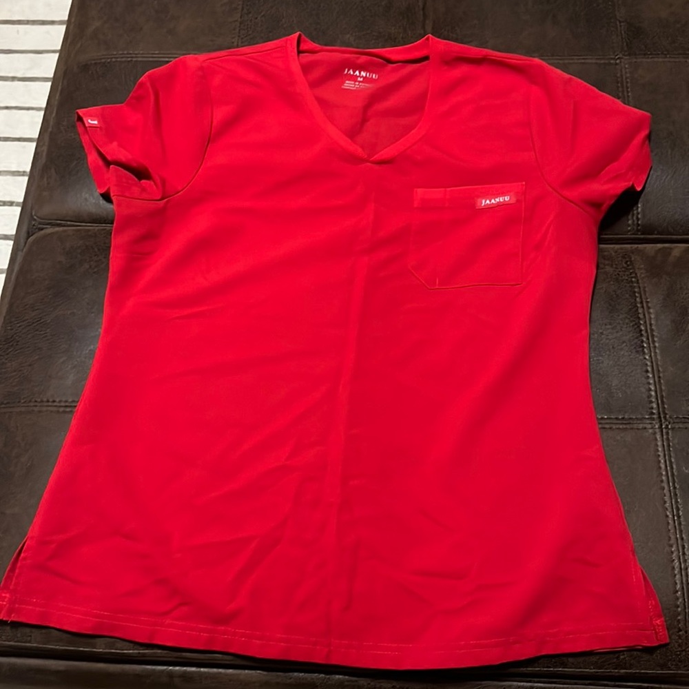 Women’s Jaanuu scrub top